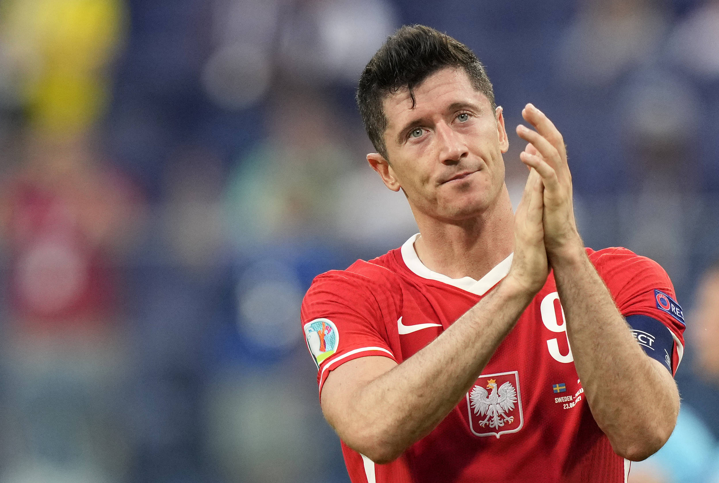 残特奥会游泳比赛现场，教练为何拿着绑着球的长杆，比赛中途还要敲击运动员？这背后是一份无声的默契