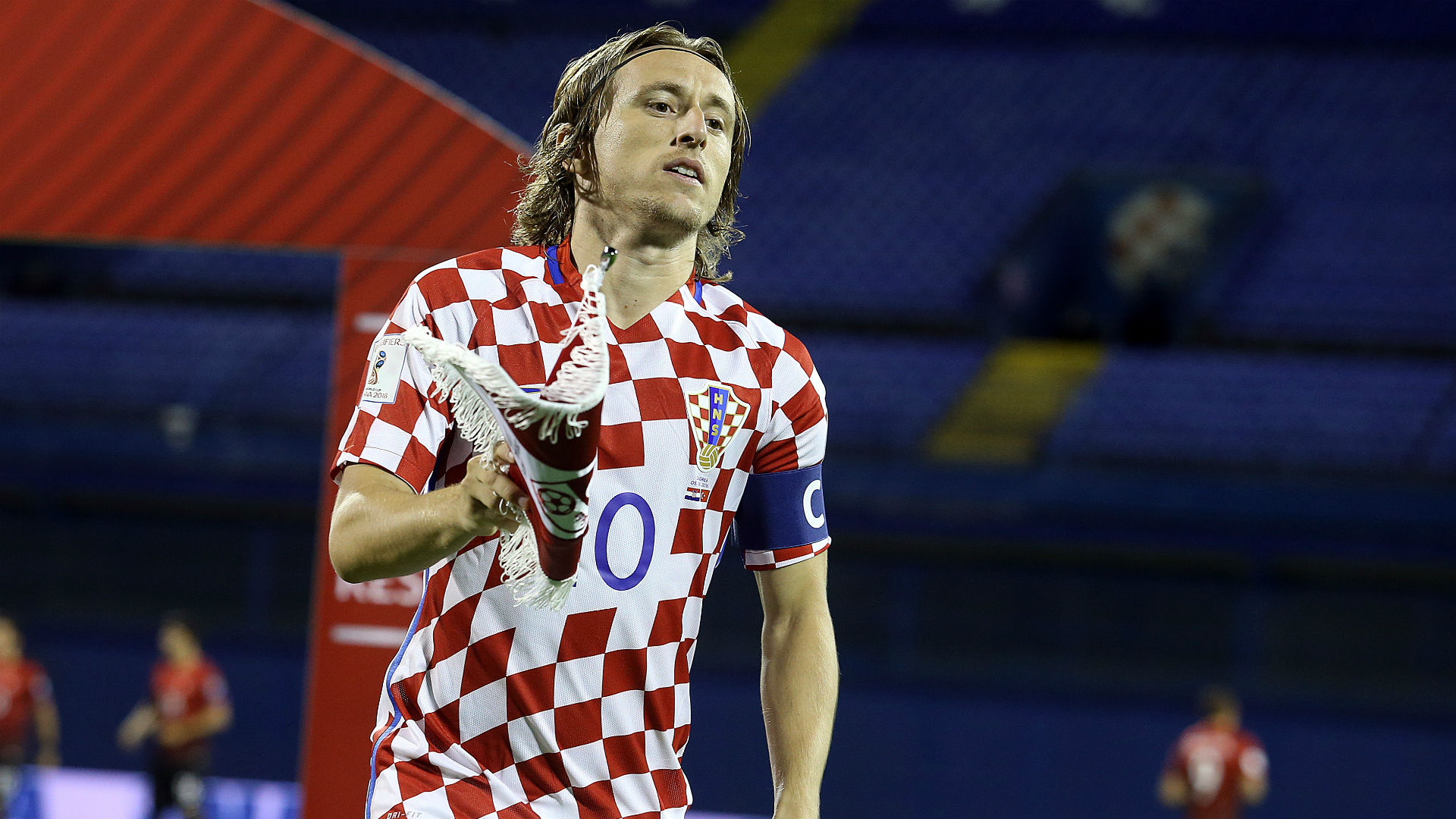 英超第15轮：B费2射1传姆伯莫芒特破门 曼联4-1狼队